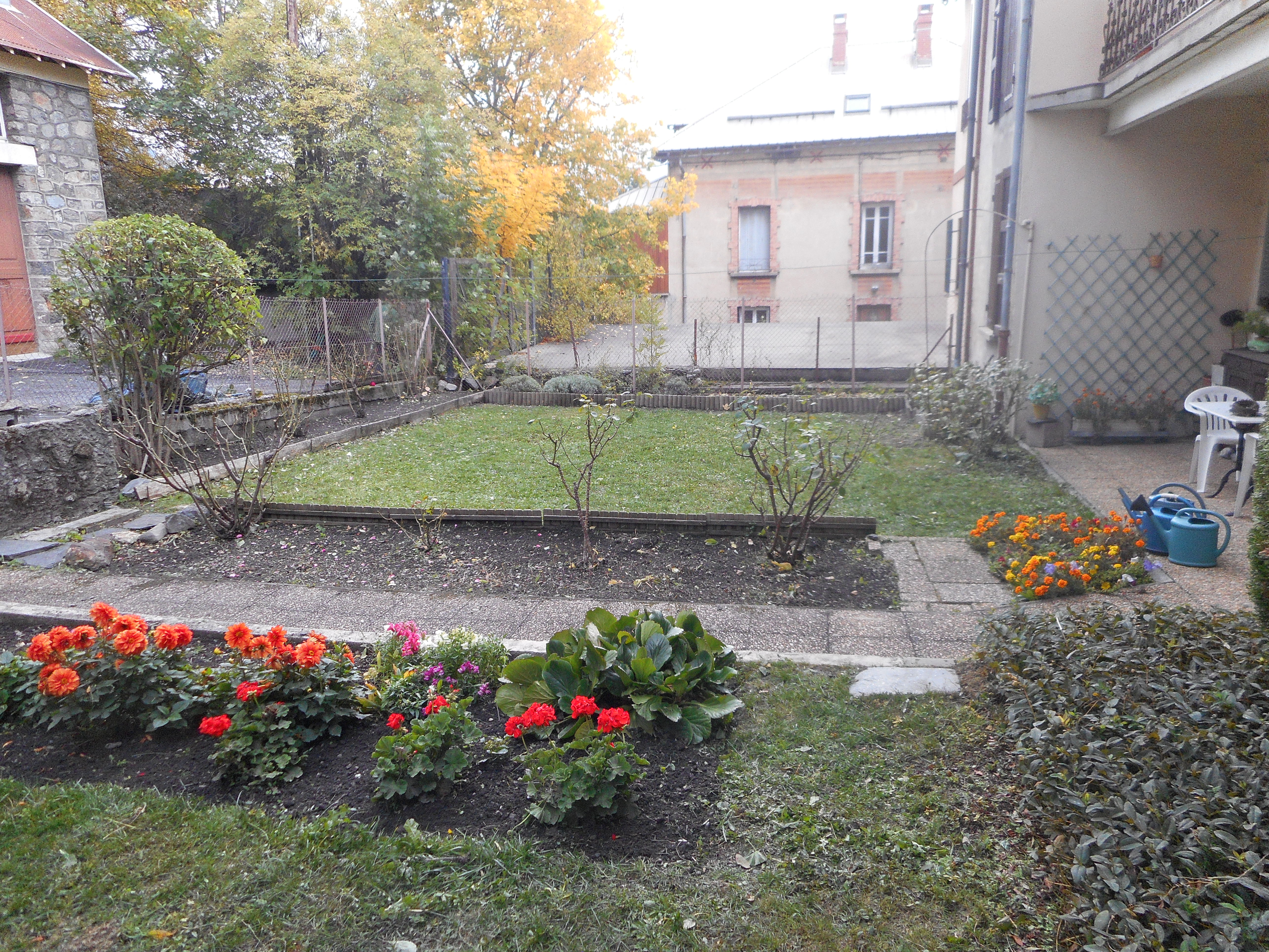 Etude, aménagement de jardins, plantations, clôtures, terrassements