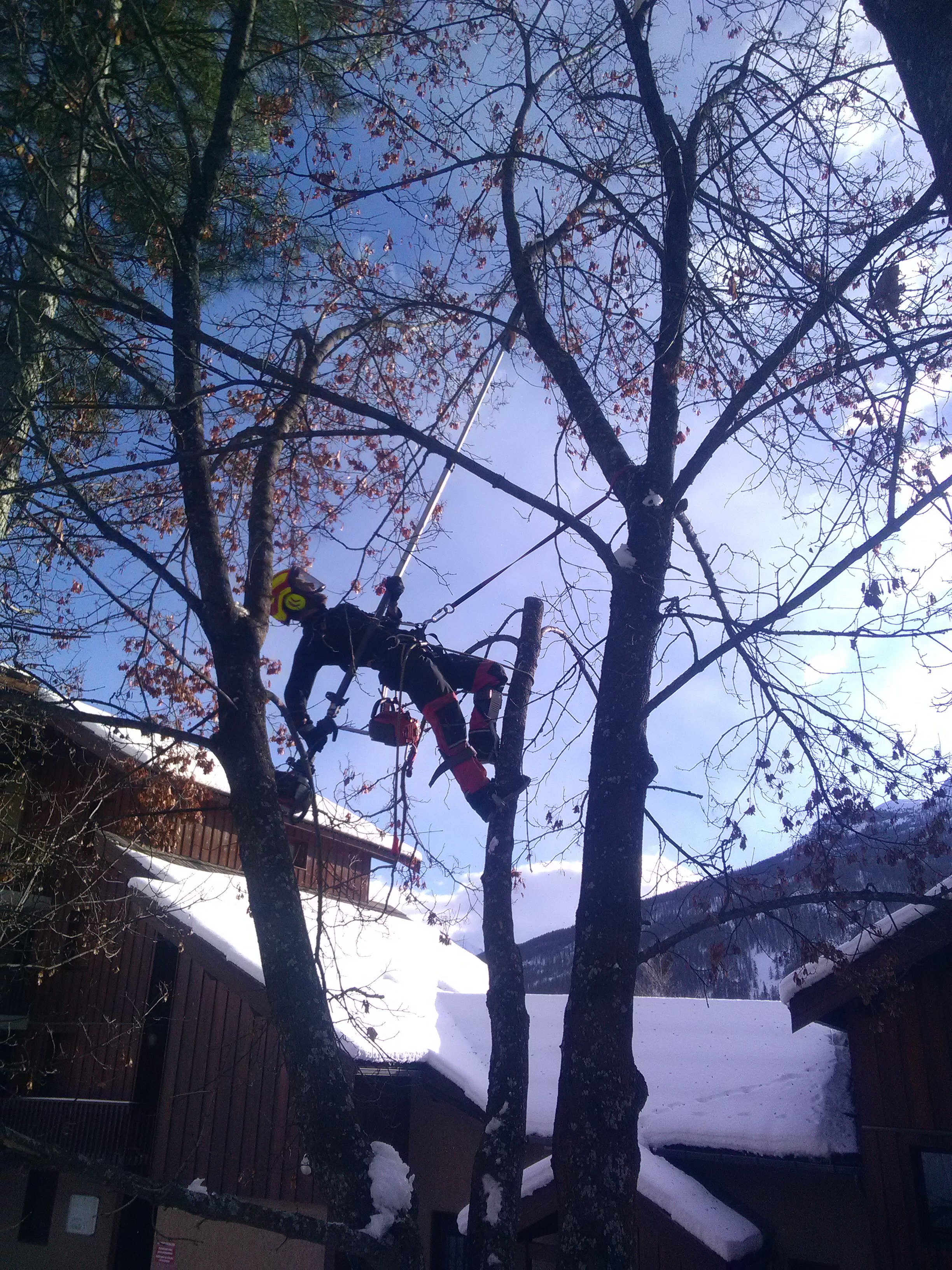 Déneigement à proximité de Briançon